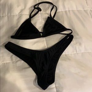 Black bikini set